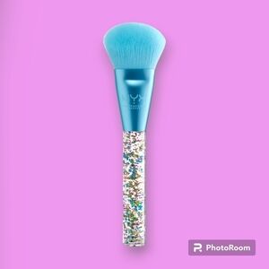 NYX Cosmetics Sprinkle Town Precision Face Brush
